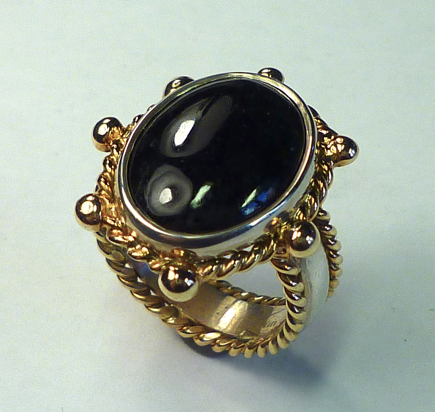 Ring. Guld/sølv agat