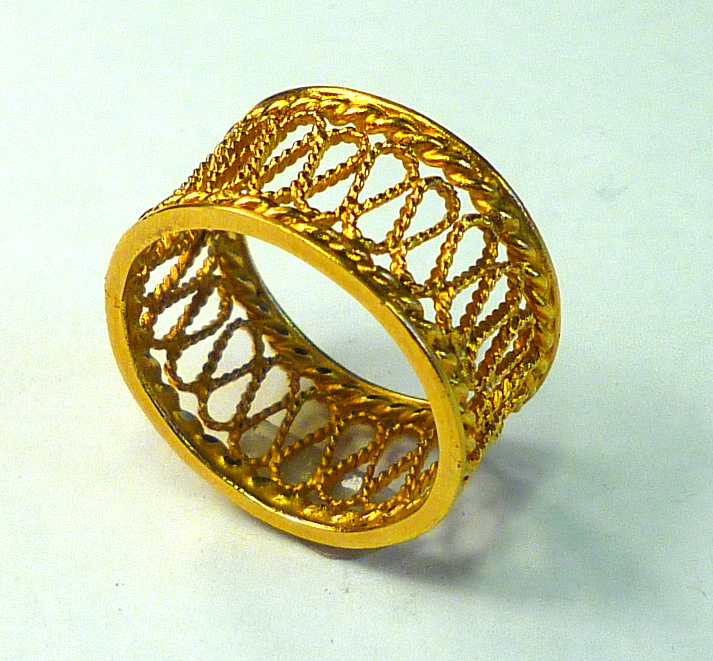 Ring. Filigran